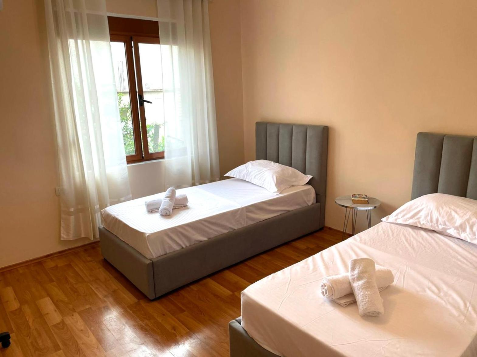 Skanderbeg Square Apartment 02 Tirana Exterior photo